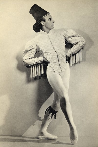 Sir Anton Dolin, aus 